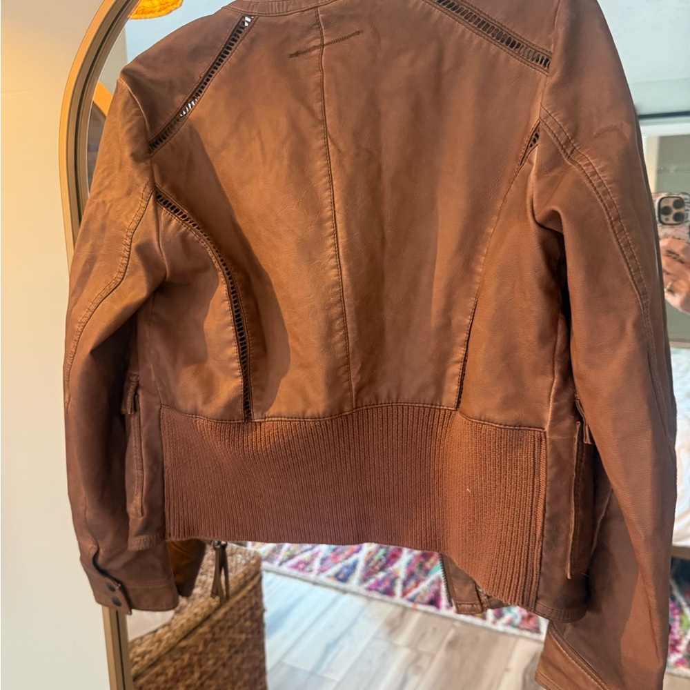 Women's Brown Leather Jacket - Picture 9 of 14